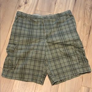 ❤️IZOD men’s plaid shorts size 36❤️